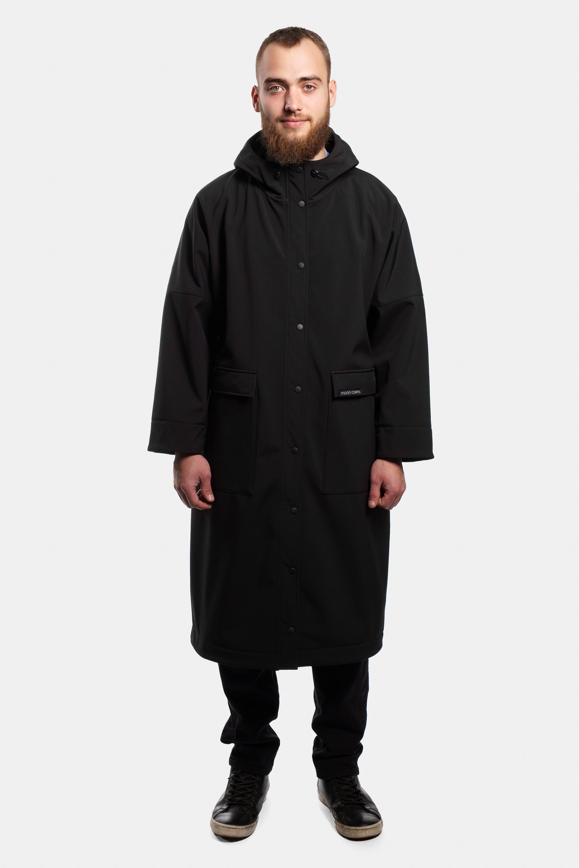 Minimalistischer schwarzer Softshell-Regenmantel für Damen und Herren