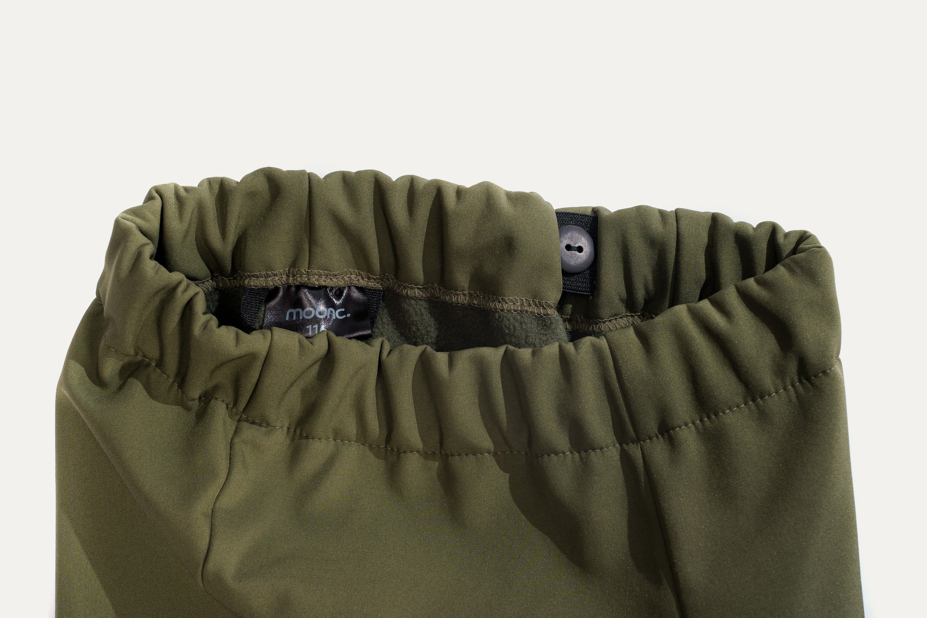 Adjustable khakirain pants close look up