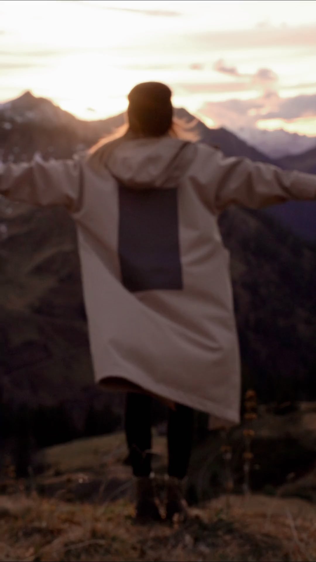 Mooncoats sand raincoat